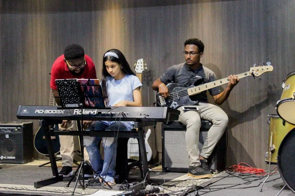 Ensaio em banda na Academy Music Classes