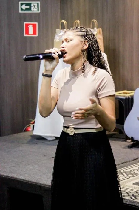 Apresentação de canto na Academy Music Classes